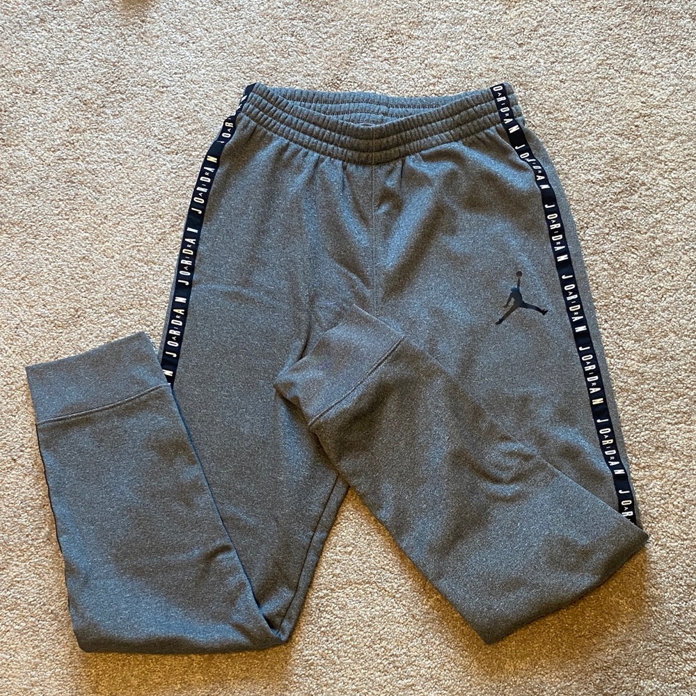 Jordan Kids Matching Set in Gray - Picture 2 of 5